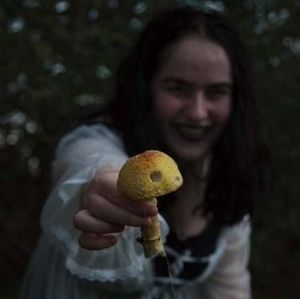 Meet your Posher, Emi